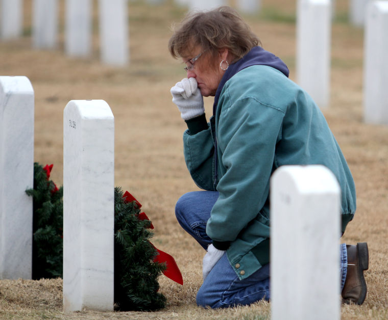 Veterans cemetery wreath-laying 2013